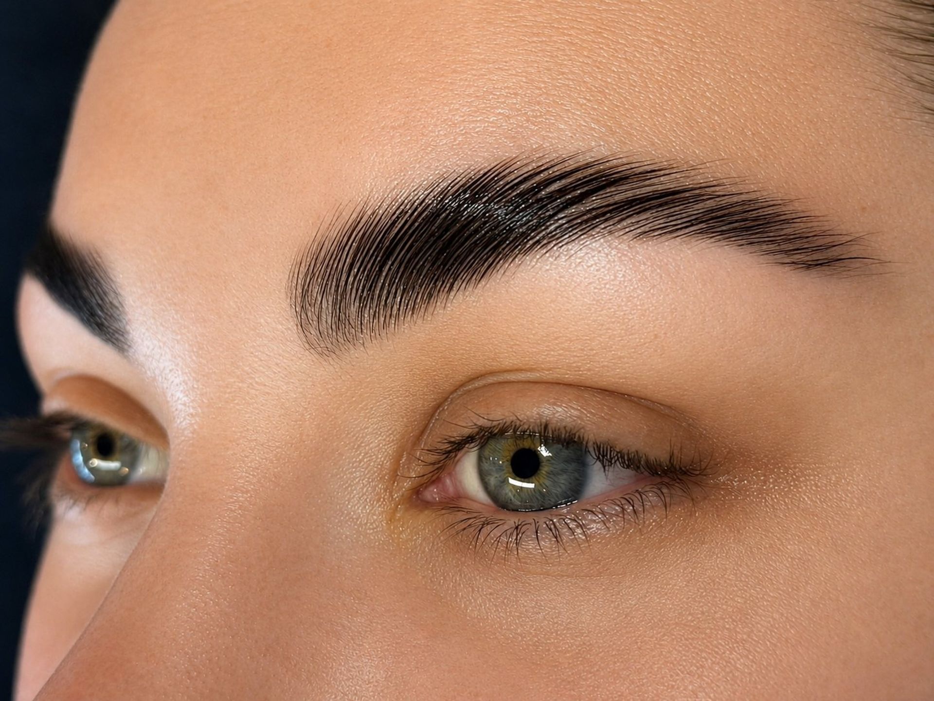 Brow Lamination resultaat — volle, verzorgde wenkbrauwen in IJsselstein